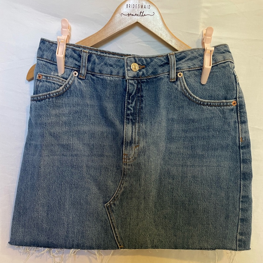 TOPSHOP DENIM SKIRT SIZE 8